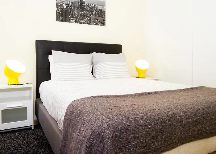 Liiiving In | Invictus Bolhao Market *